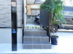 玄関アプローチ階段 床タイル貼り INAXイナックス グレイスランド300角 LIXILリクシル