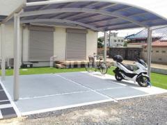 駐車場ガレージ床 土間コンクリート 化粧砂利目地 白玉砂利