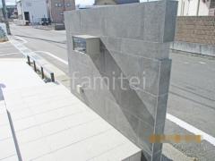 玄関アプローチ 床タイル貼り LIXIL グレイスランド