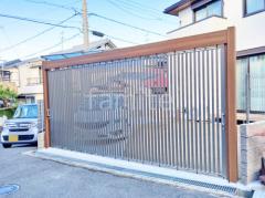 横引きシャッター2台ワイド 三協アルミ 木製調ライアーレ1型