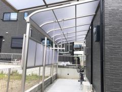 1階テラス屋根 (雨除け) YKKAP ソラリアR アール屋根 スタンダード 壁付