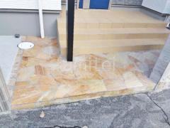玄関アプローチ 床石貼り 乱形石 石英岩