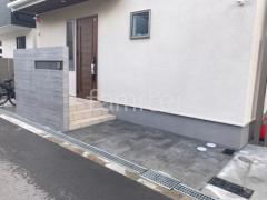 新築シンプル セミクローズ外構