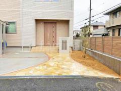 玄関アプローチ 床石貼り 乱形石 石英岩