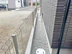 犬走り 防犯砂利敷き バラス砕石 防草シート加工