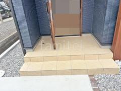 玄関アプローチ階段 床タイル貼り 新井窯業 セリフォス