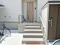 玄関アプローチ階段 床タイル貼り 施主支給 手すり LIXIL アーキレール