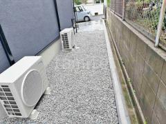 犬走り 防犯砂利敷き バラス砕石 防草シート加工