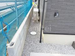 犬走り 伊吹砂利敷き 防草シート加工