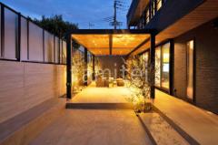 1階テラス屋根 (雨除け) タカショー フル木製調 独立式ホームヤードルーフ 内天井付 フラット屋根 独立式