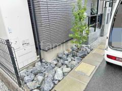 ロックガーデン ぐり石敷き